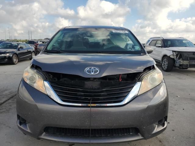 2013 Toyota Sienna LE