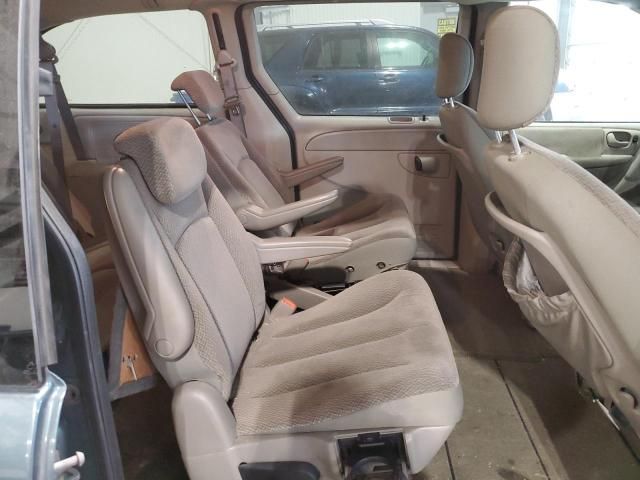 2006 Chrysler Town & Country LX