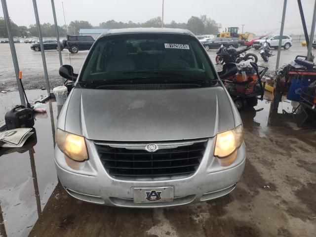 2007 Chrysler Town & Country LX