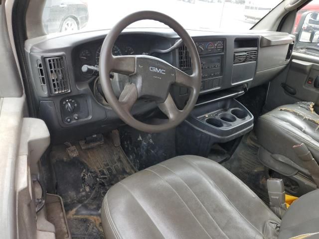 2004 GMC Savana Cutaway G3500