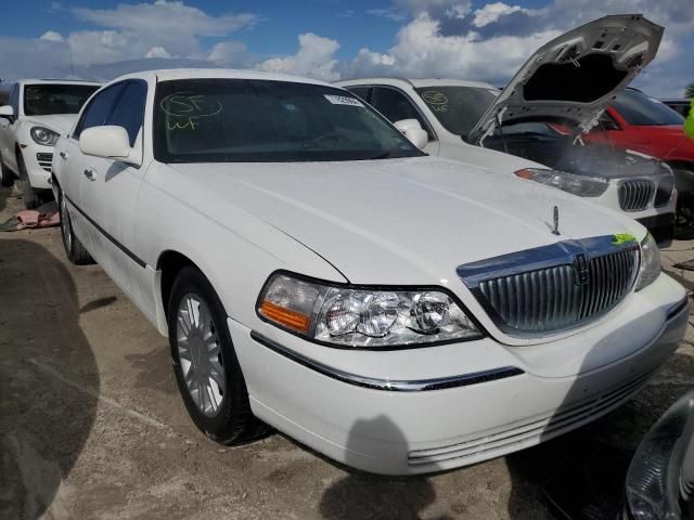 2011 Lincoln Town Car Signature Limited