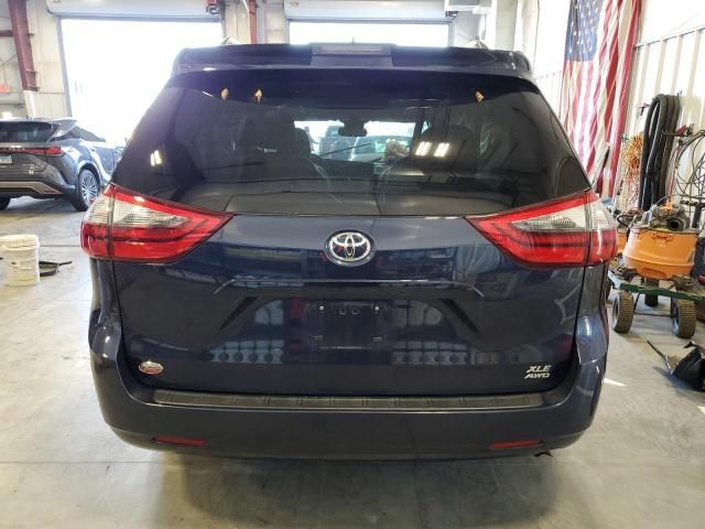 2020 Toyota Sienna XLE