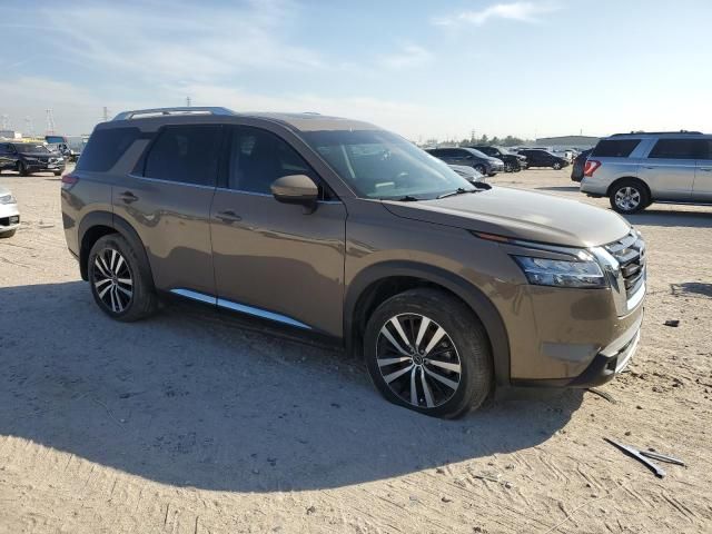 2023 Nissan Pathfinder Platinum