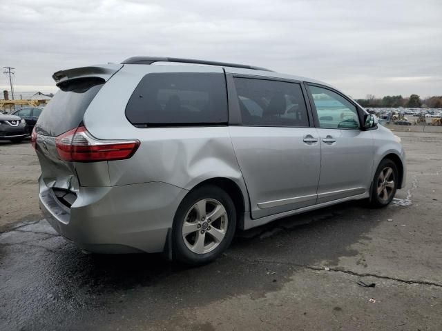 2019 Toyota Sienna LE