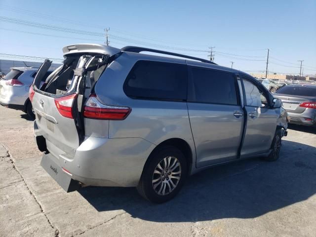 2016 Toyota Sienna XLE