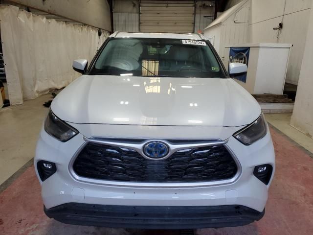 2022 Toyota Highlander Hybrid XLE