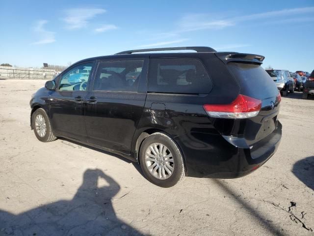 2012 Toyota Sienna XLE