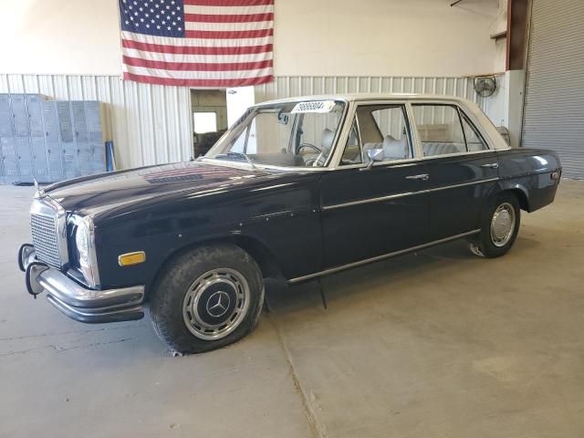 1972 Mercedes-Benz 250