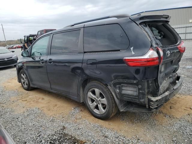 2018 Toyota Sienna LE