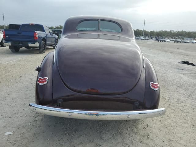 1940 Ford Deluxe