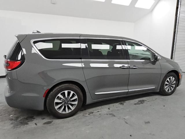 2022 Chrysler Pacifica Hybrid Limited