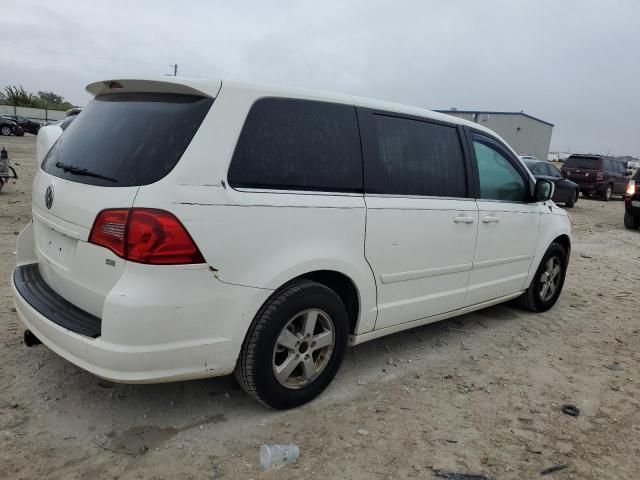 2010 Volkswagen Routan SE