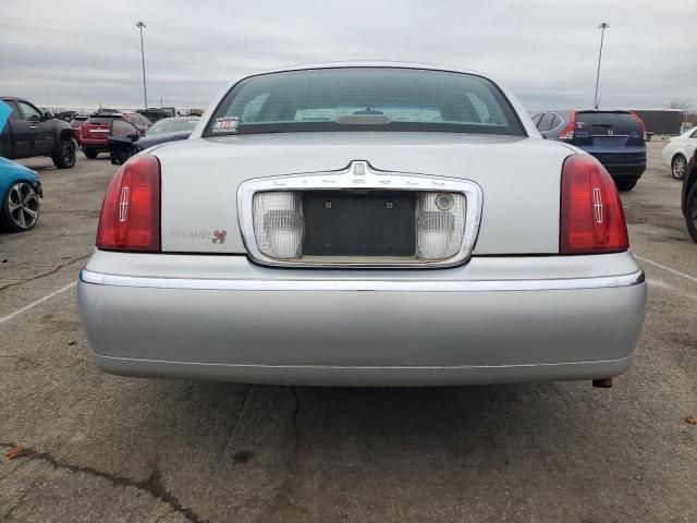 2001 Lincoln Town Car Signature