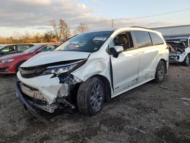 2021 Toyota Sienna XLE