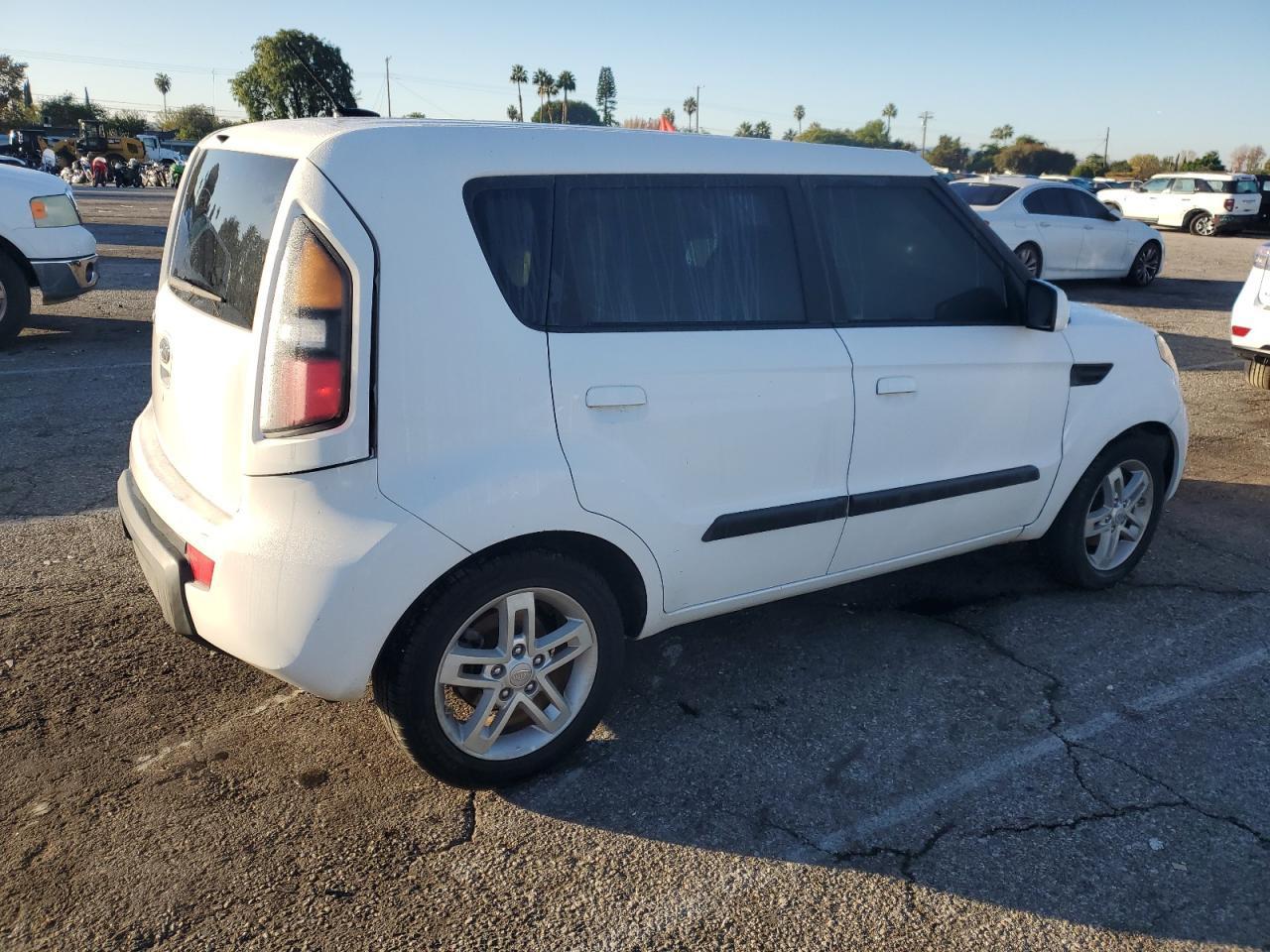 2010 KIA Soul +