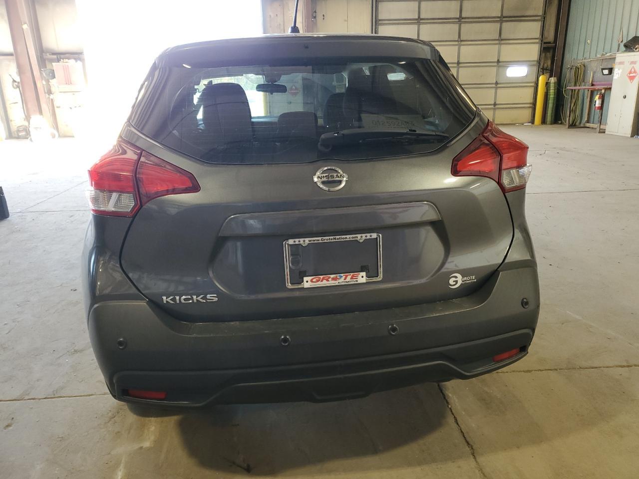 2020 Nissan Kicks s