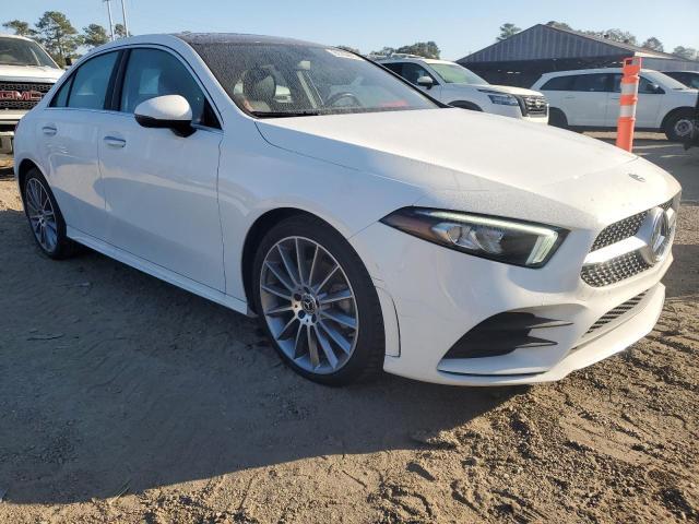 2022 Mercedes-Benz A 220