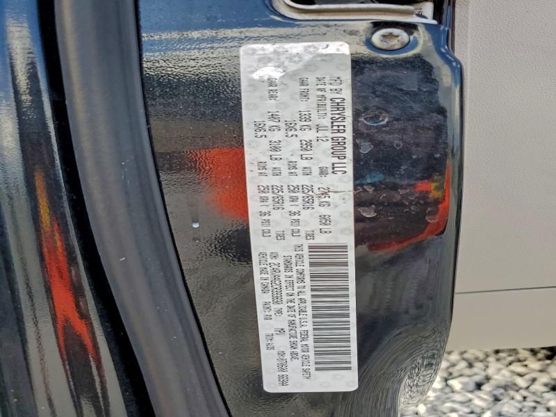 2012 Volkswagen Routan s