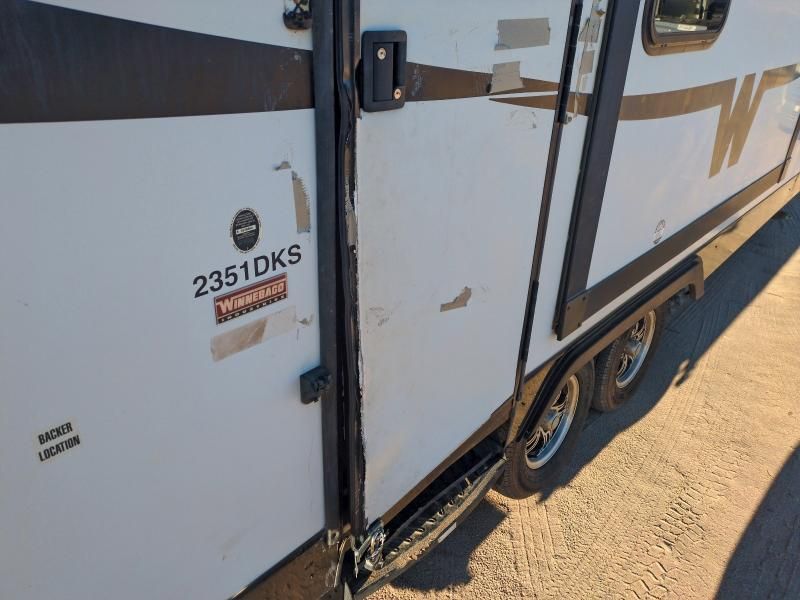 2015 Winnebago Minnie Win-trailer