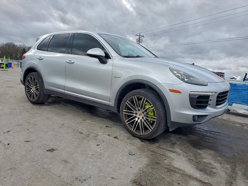 2016 Porsche Cayenne se Hybrid