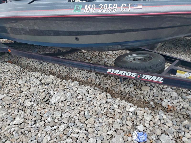 1991 Stratos Boat