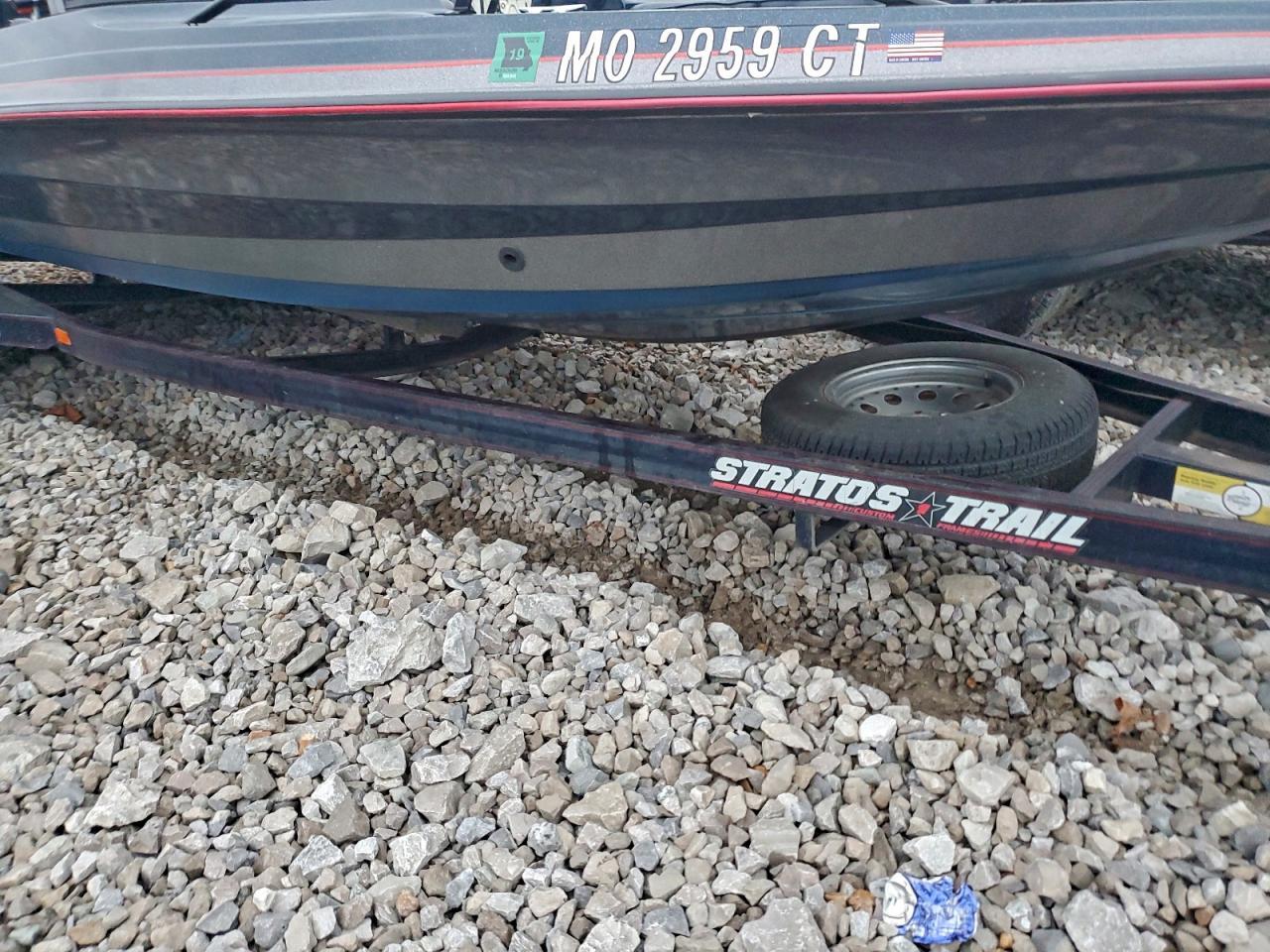 1991 Stratos Boat