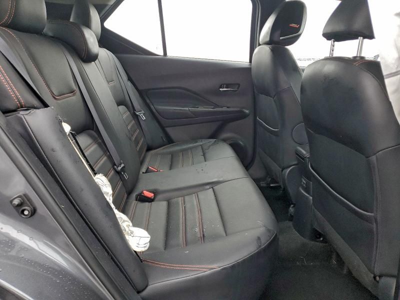 2020 Nissan Kicks sr