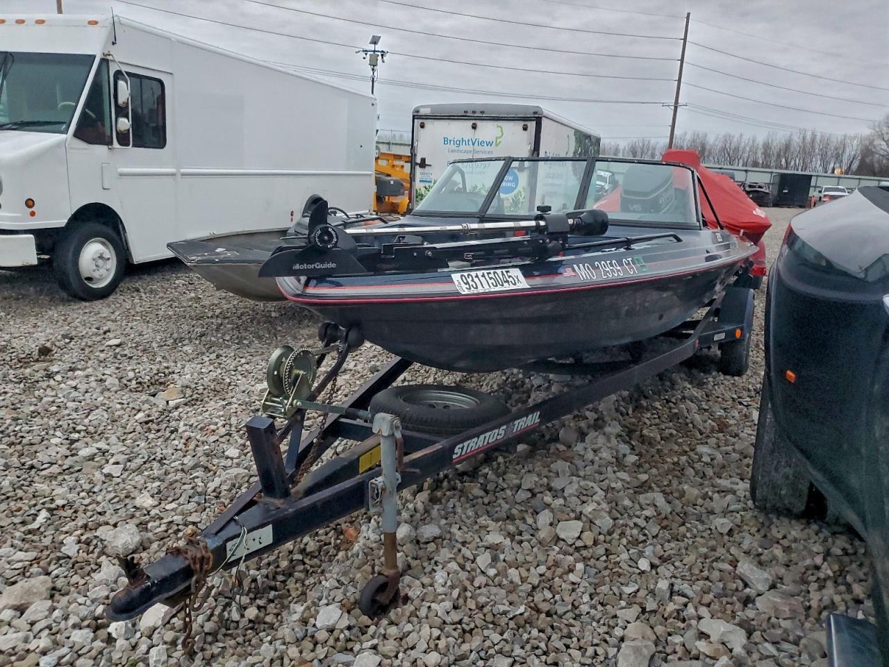 1991 Stratos Boat