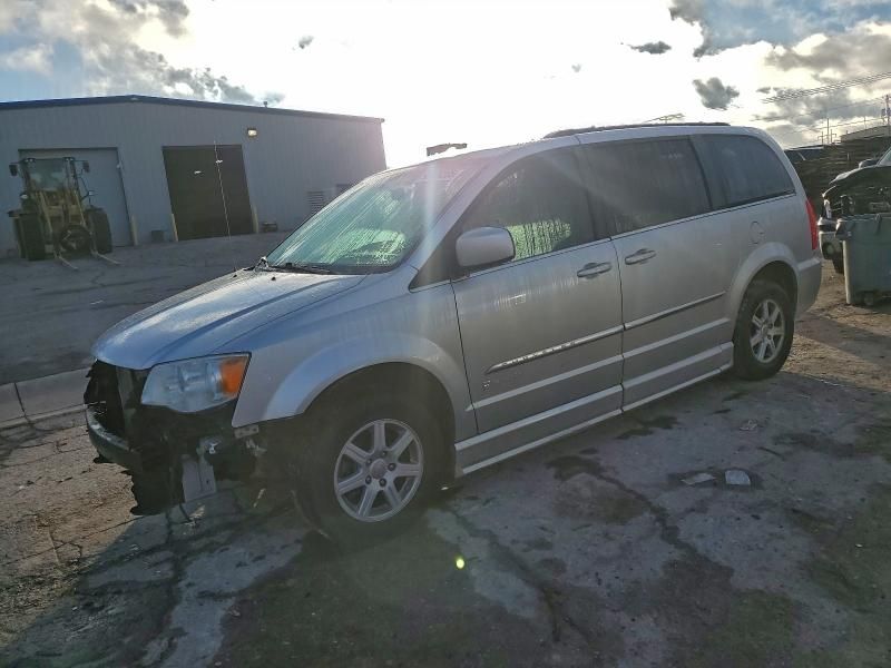 2011 Chrysler Town & Country Touring