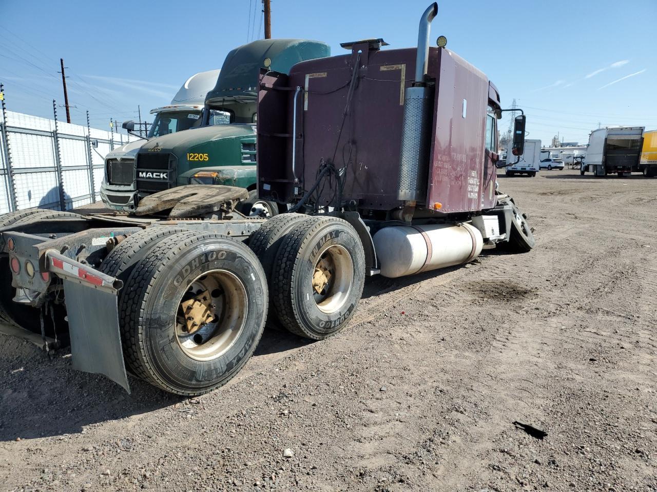 1999 Freightliner Conventional Semi Truck