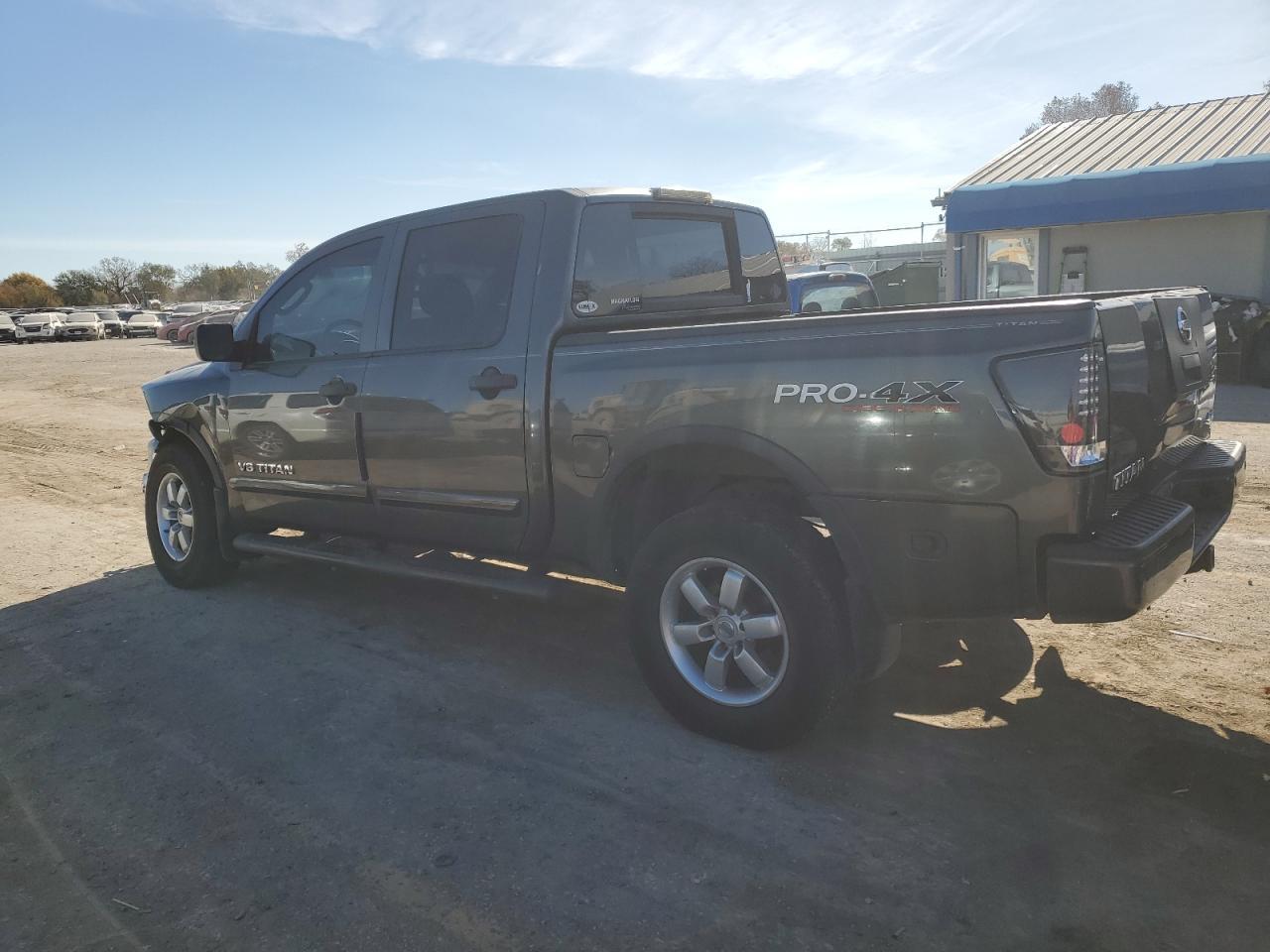 2009 Niss Titan xe ffv
