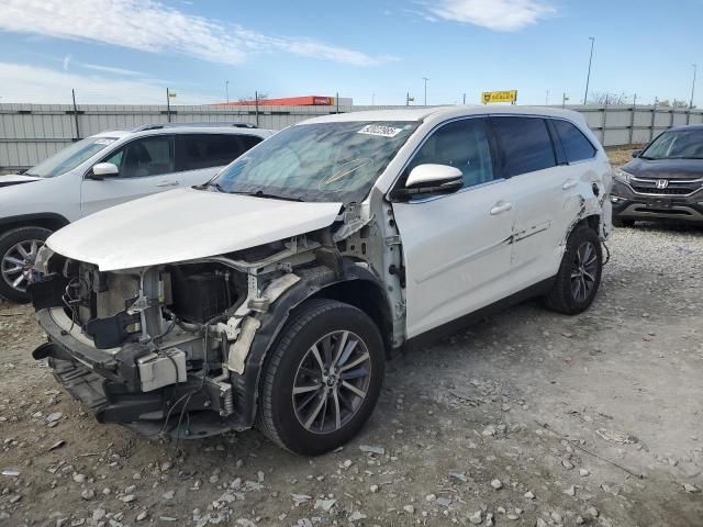 2019 Toyota Highlander se