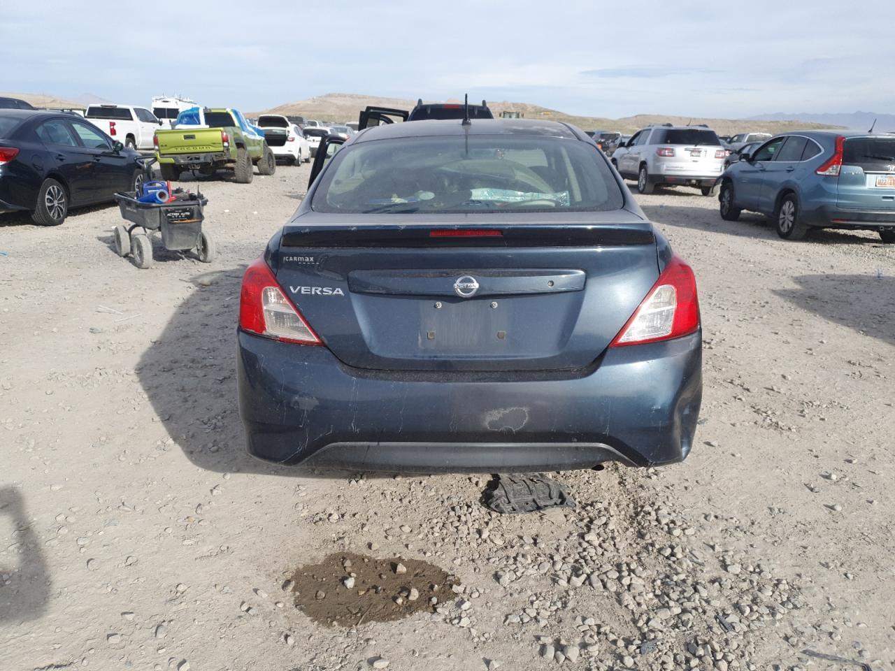 2017 Niss Versa 1.6 s Plus