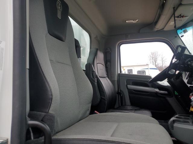 2022 Kenworth T680 Semi Truck