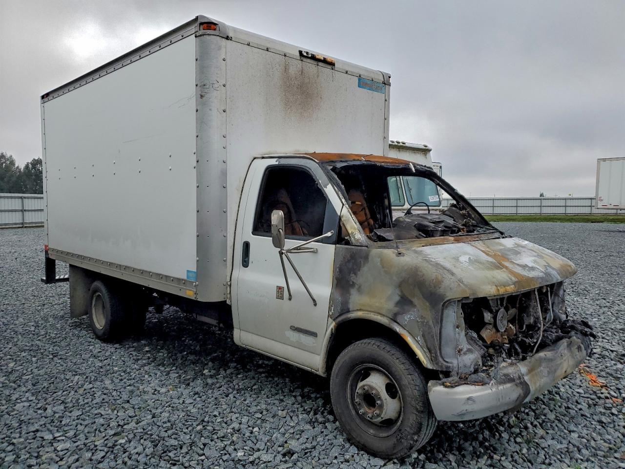 2002 Chevrolet Express BOX Truck