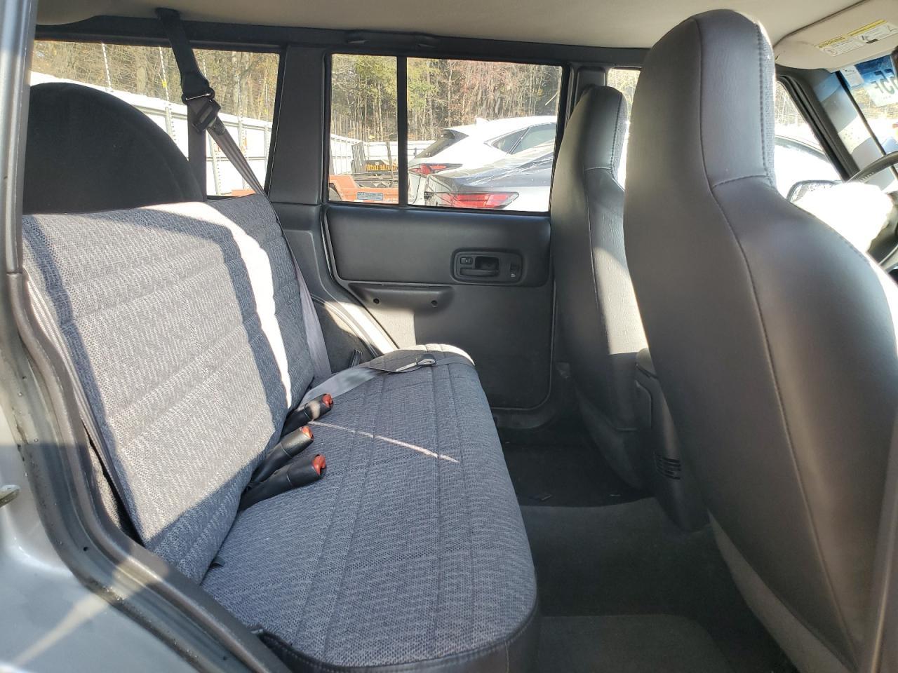2000 Jeep Cherokee Sport