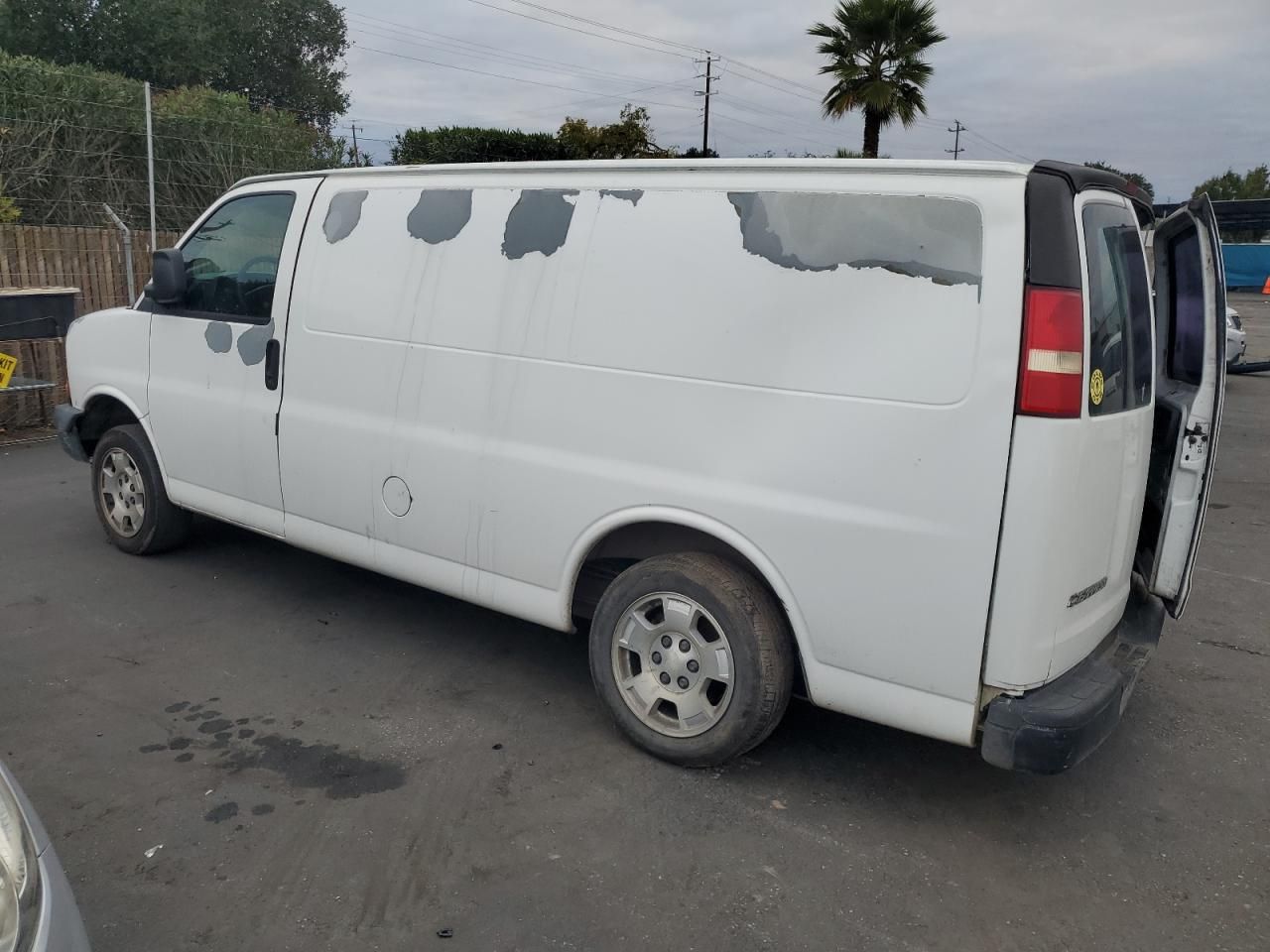 2004 Chevrolet Express Delivery Van