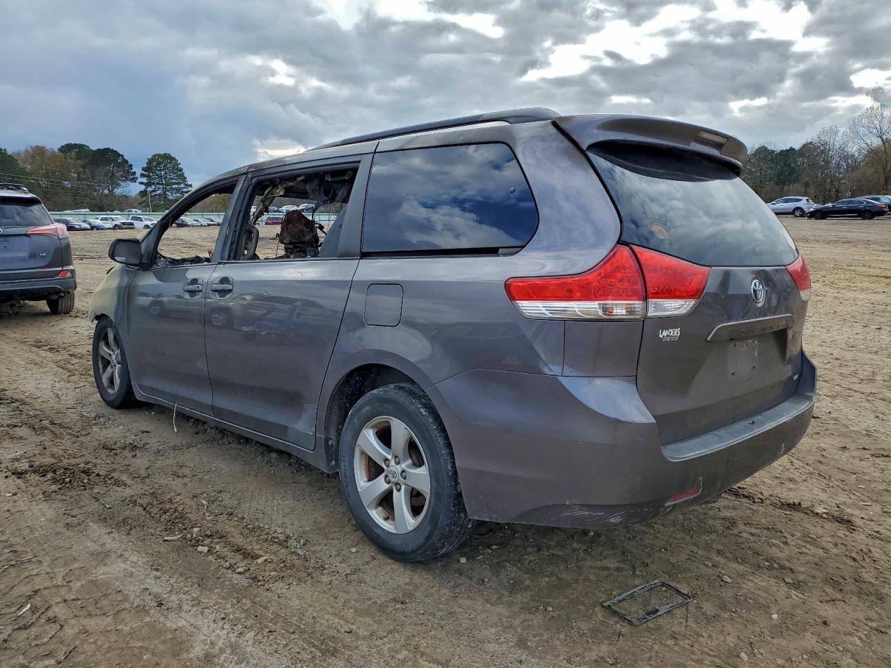 2011 Toyota Sienna le