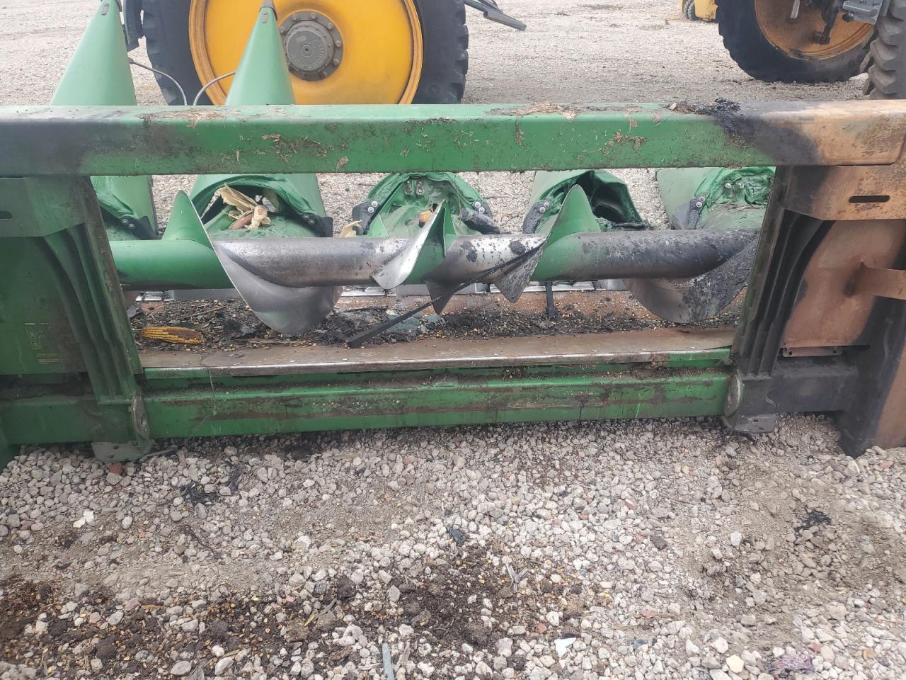 2014 John Deere 608C Corn Head