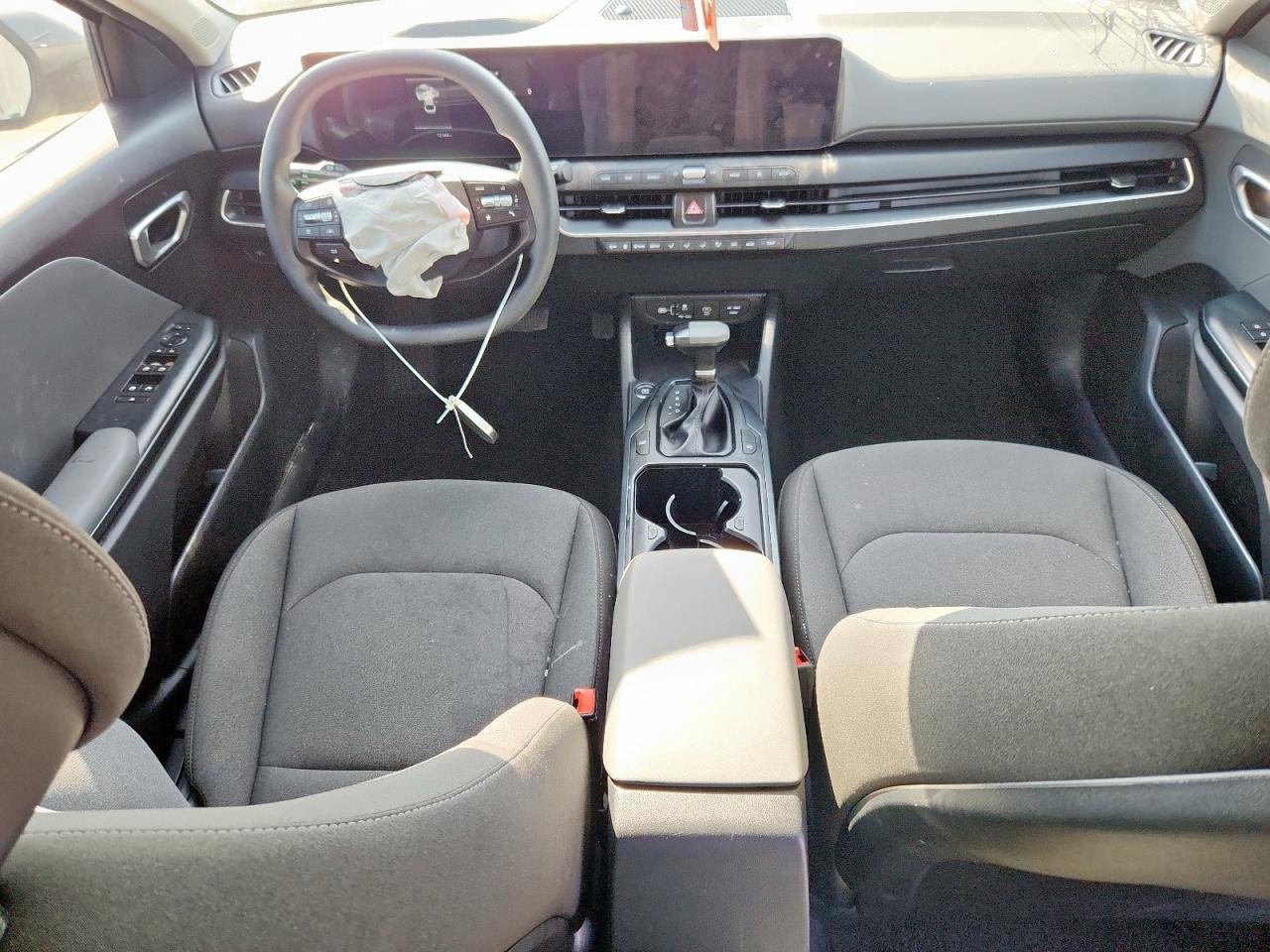 2025 KIA K4 lx