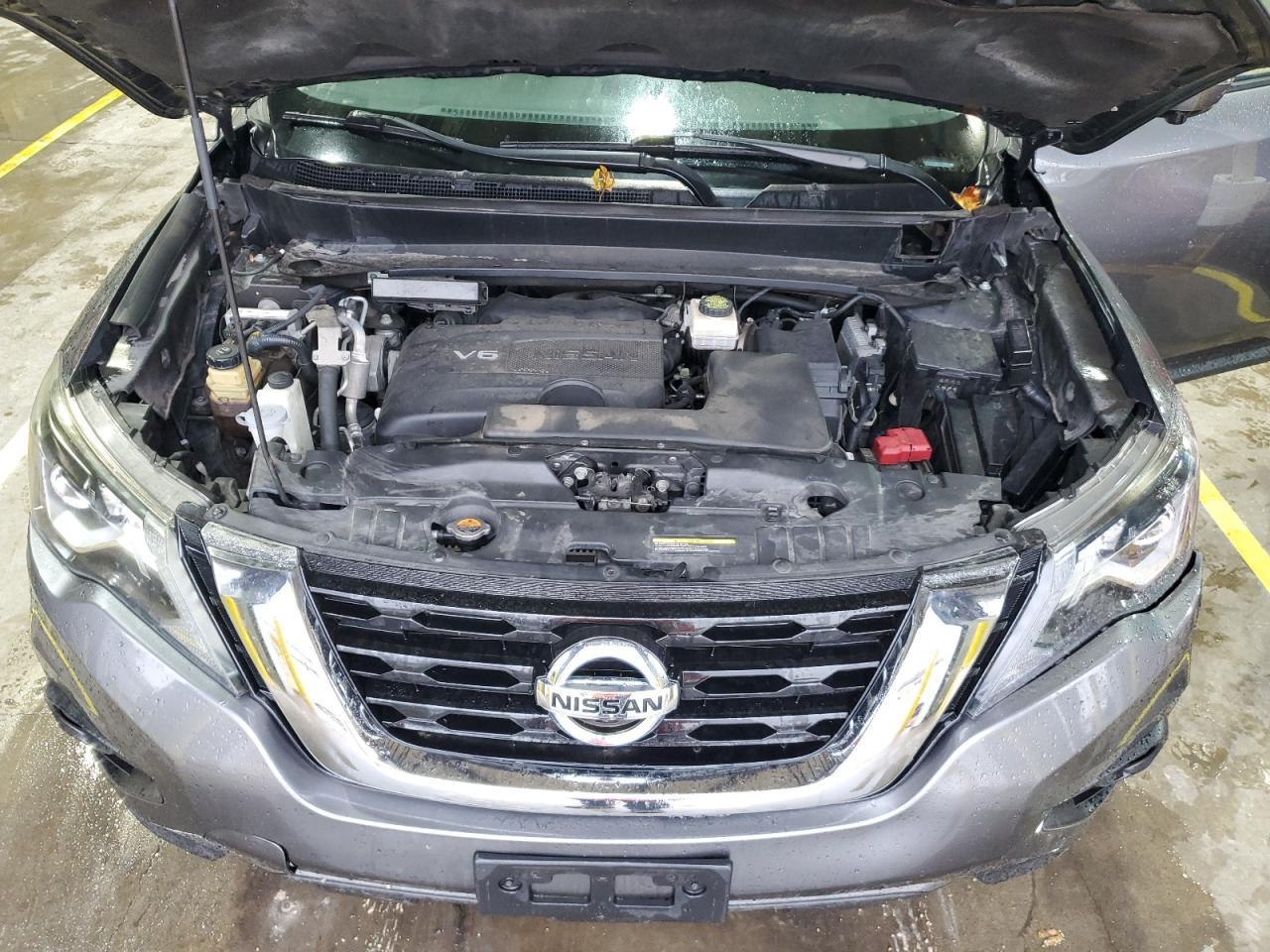 2017 Nissan Pathfinder s