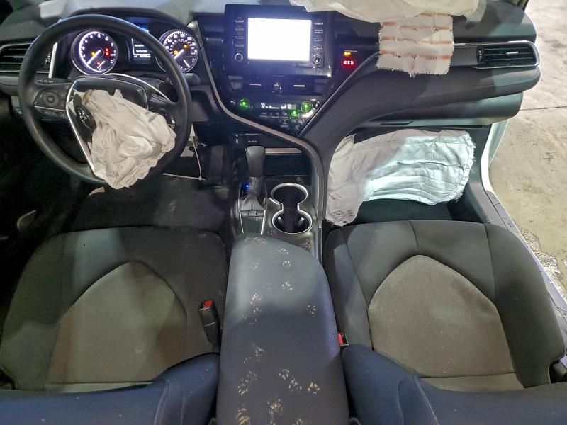 2024 Toyota Camry le