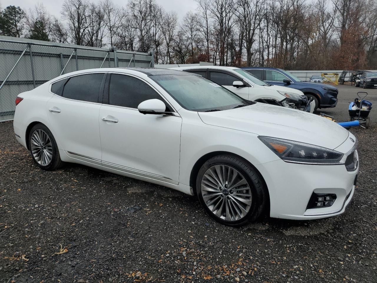 2019 KIA Cadenza Luxury