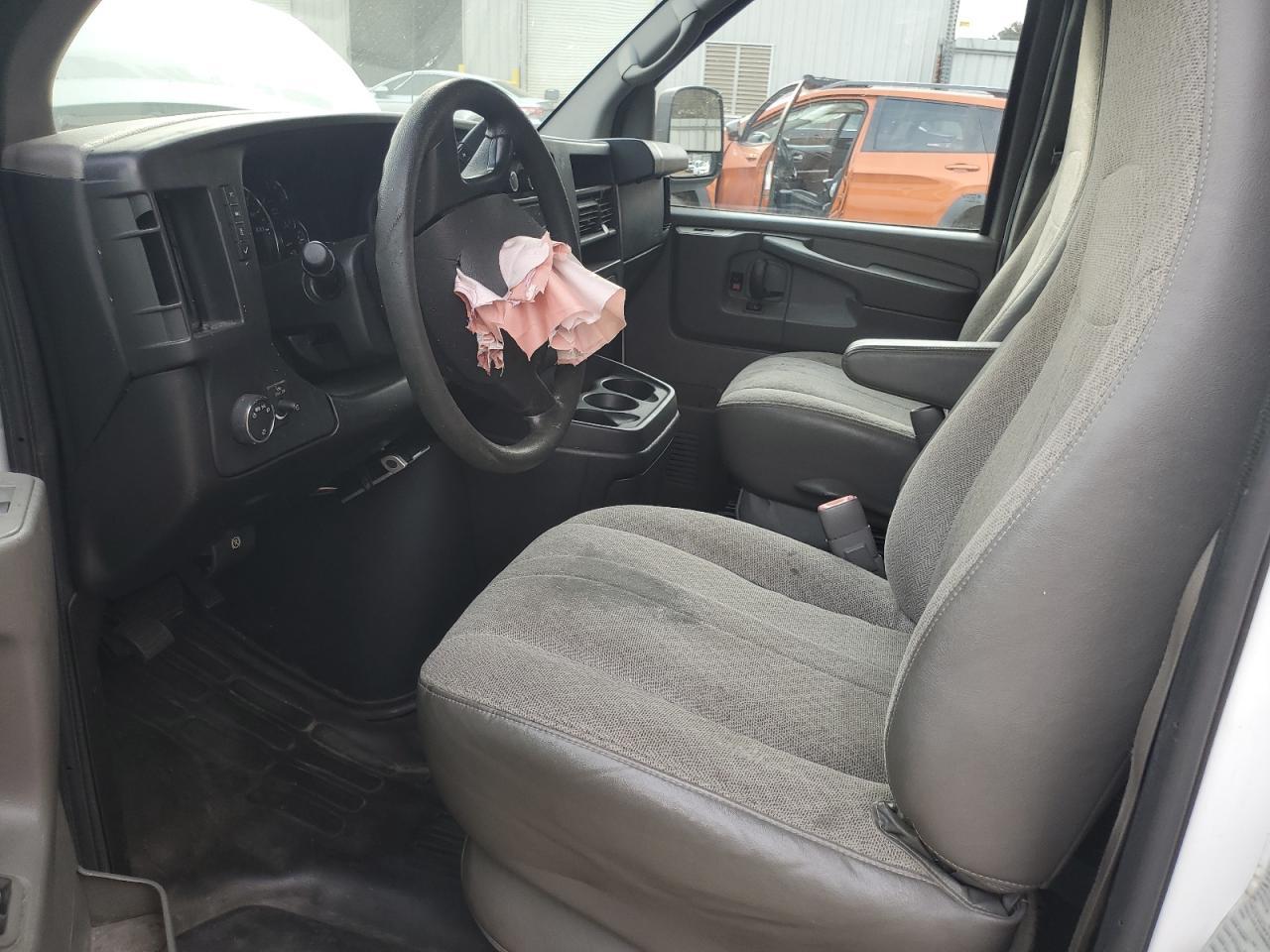 2014 GMC Savana G25 Delivery Van