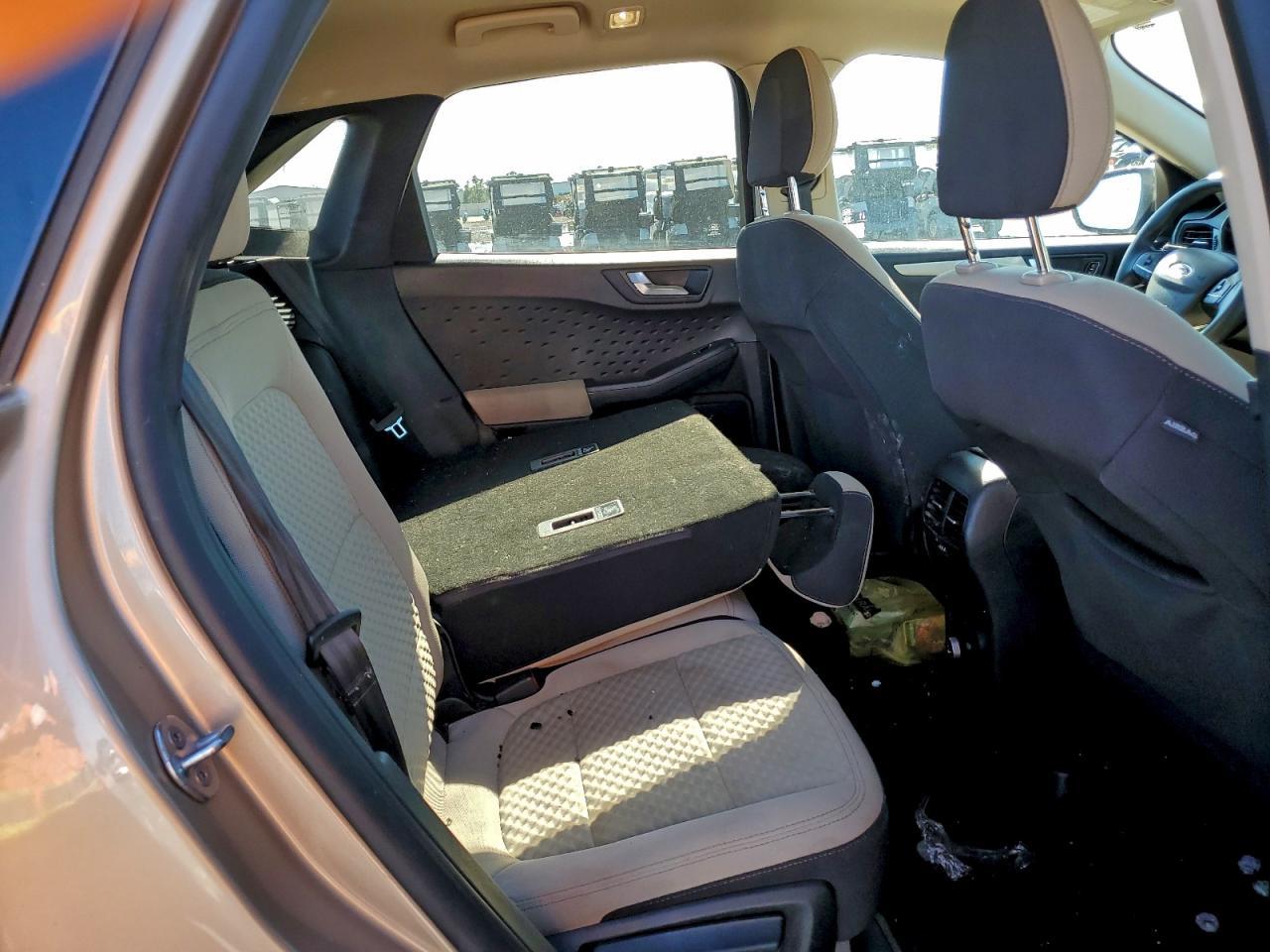 2020 Ford Escape se