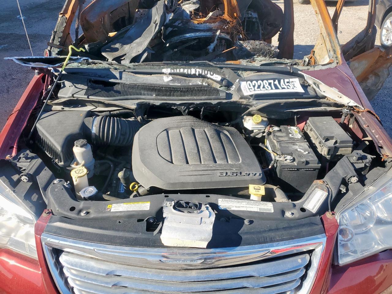 2012 Chrysler Town & Country Touring l