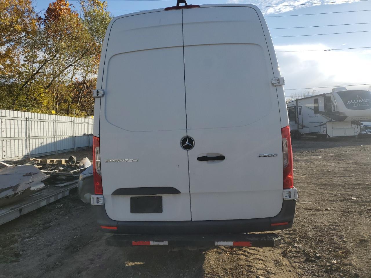 2020 Mercedes-Benz Sprinter 2-BOX Truck