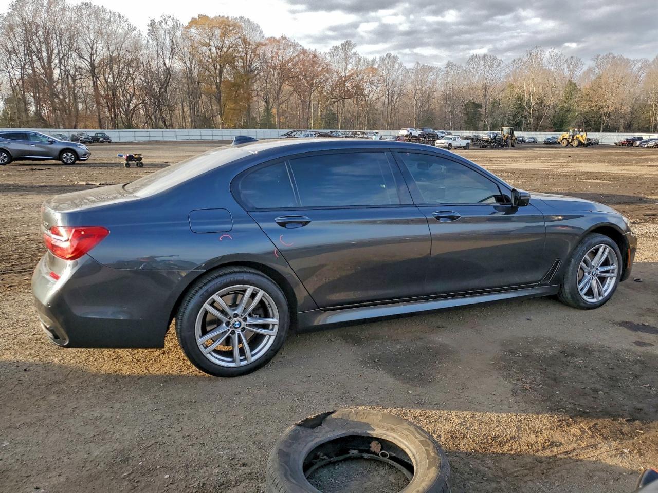 2018 BMW 750 xi