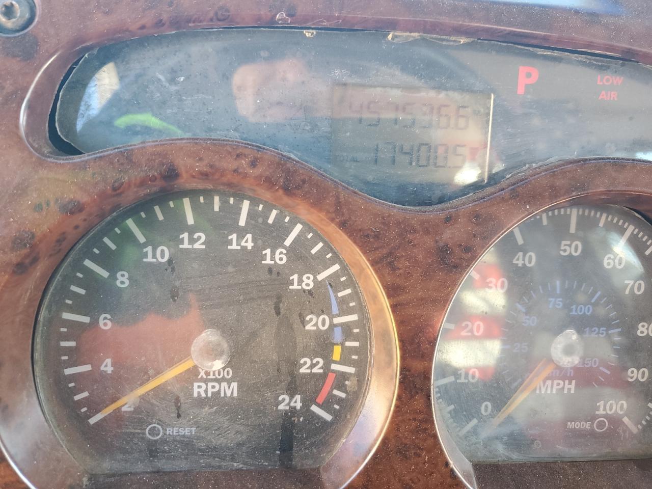 2004 Mack Ch613 Semi Truck