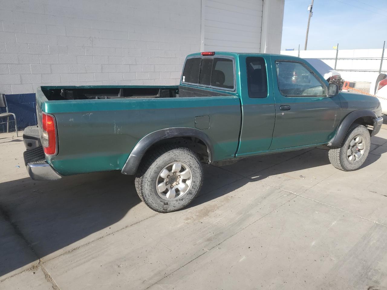 2000 Nissan Frontier King cab xe